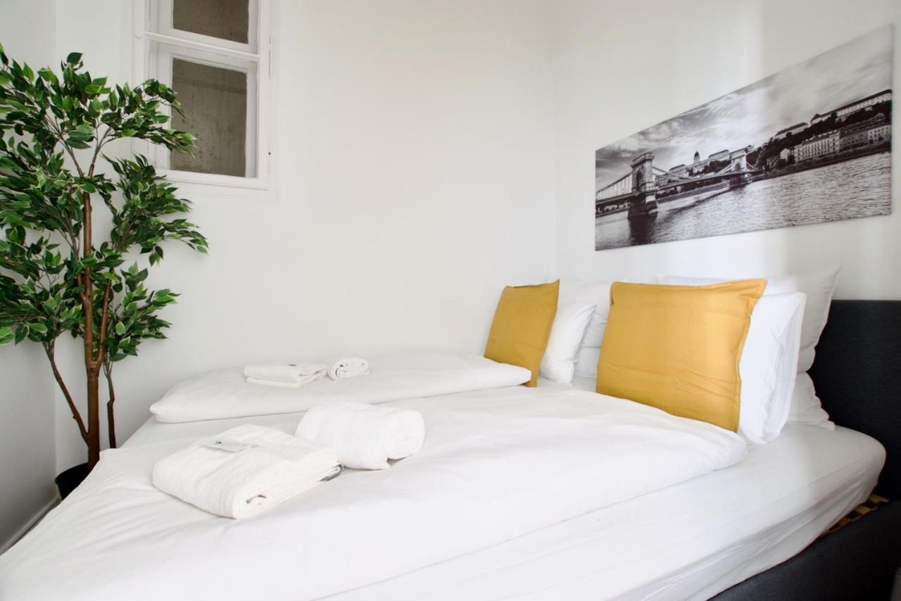 Premium Apartment By Hi5- Brody Street Budapest Bagian luar foto