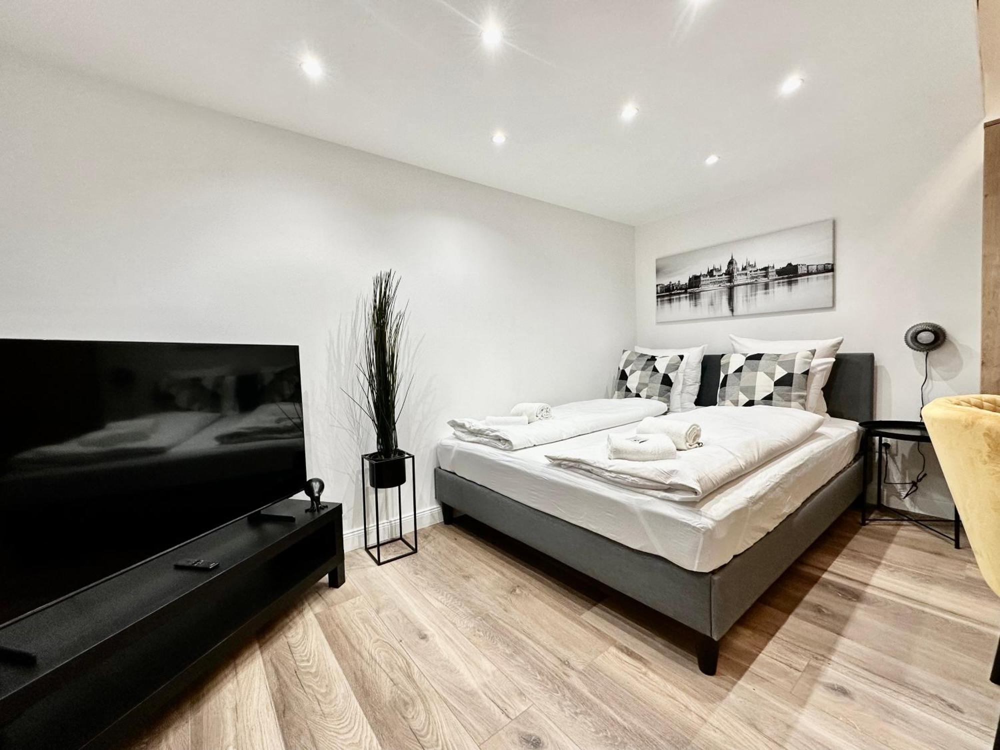 Premium Apartment By Hi5- Brody Street Budapest Bagian luar foto