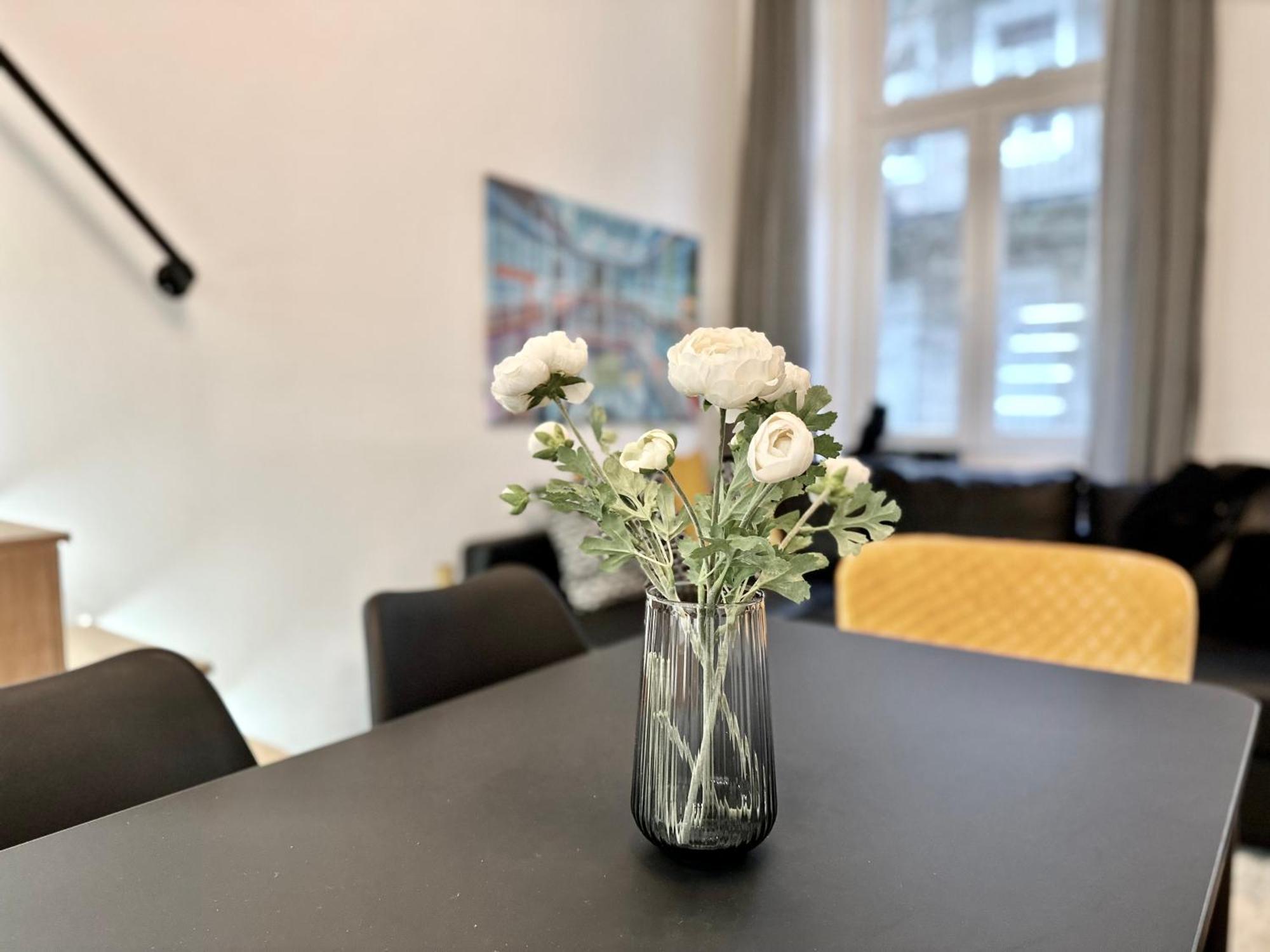 Premium Apartment By Hi5- Brody Street Budapest Bagian luar foto