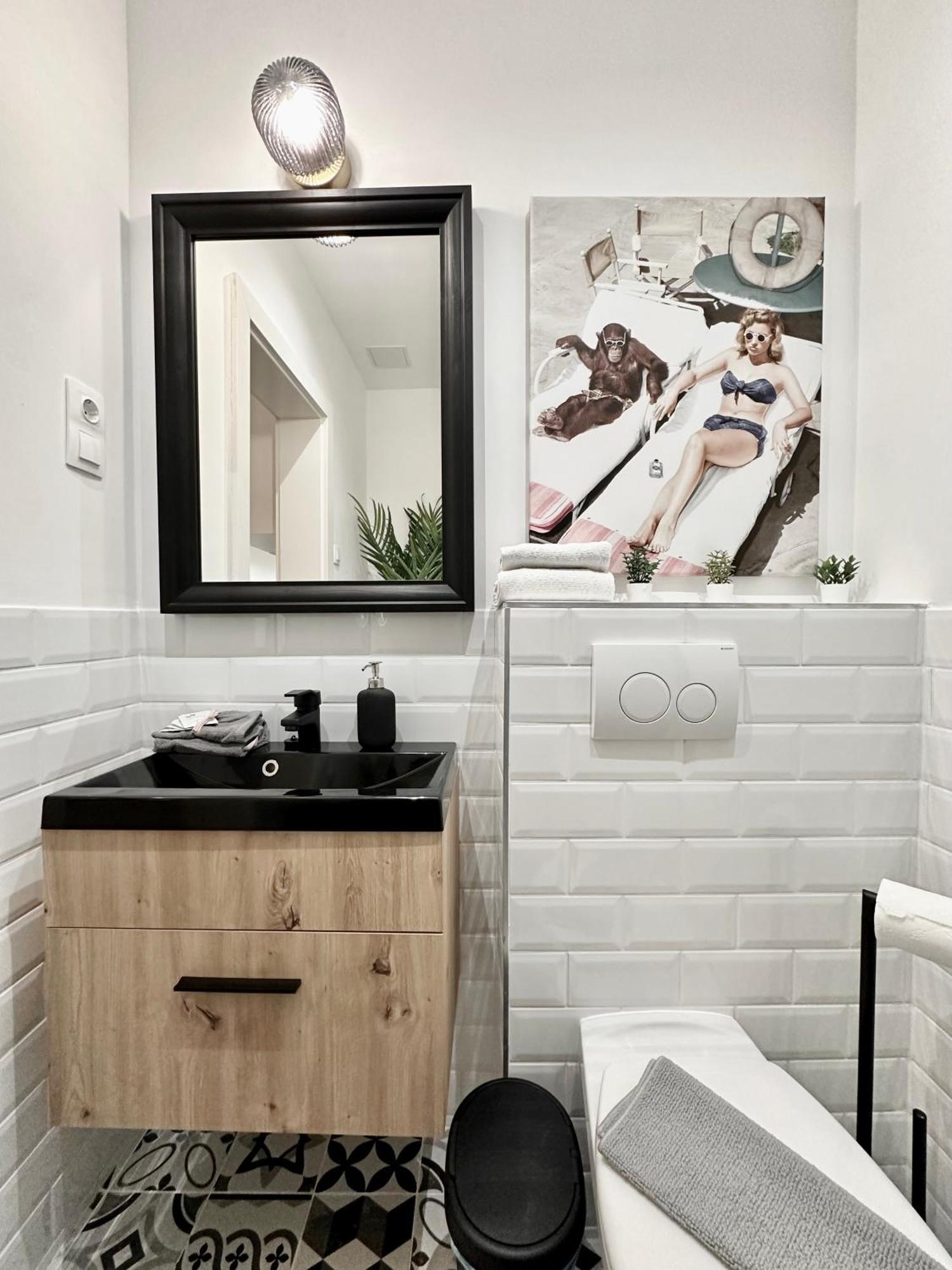 Premium Apartment By Hi5- Brody Street Budapest Bagian luar foto