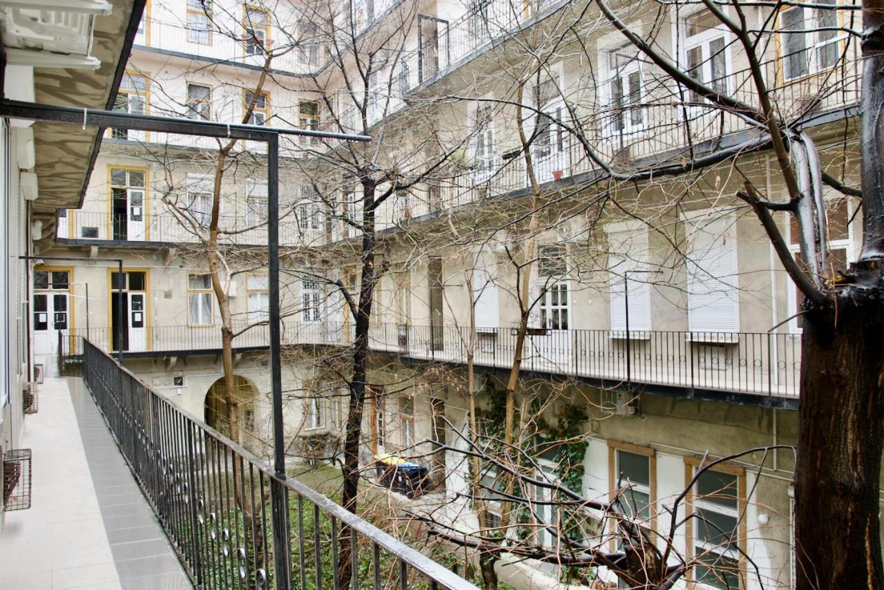 Premium Apartment By Hi5- Brody Street Budapest Bagian luar foto