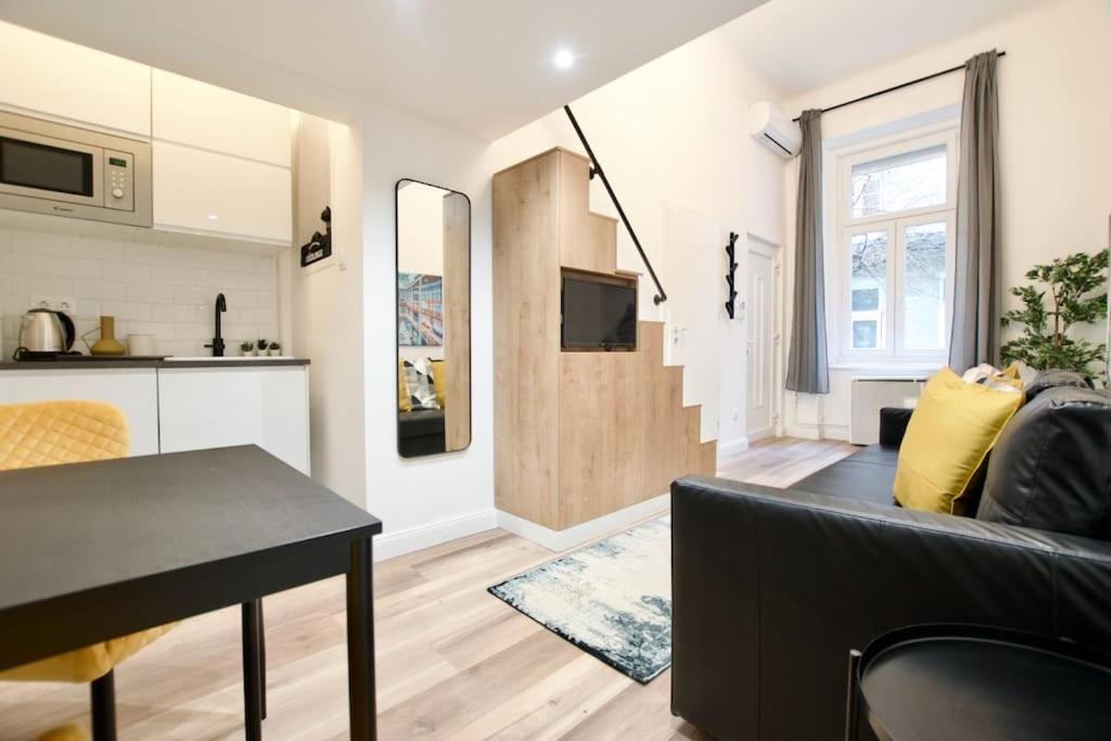 Premium Apartment By Hi5- Brody Street Budapest Bagian luar foto